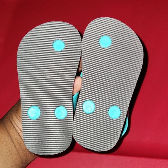Old Navy Kids Flip Flop size 6 - Picture 3 of 3